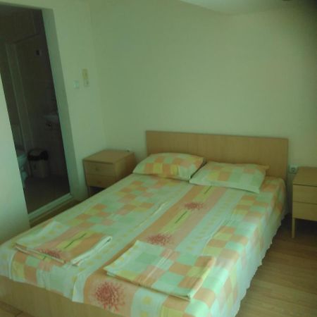 Apartments Bizone Kavarna Bagian luar foto