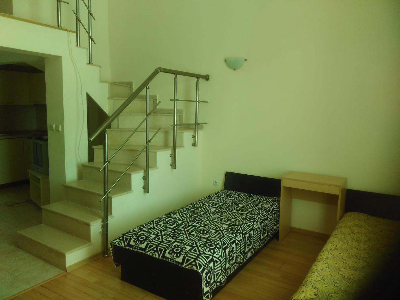Apartments Bizone Kavarna Bagian luar foto