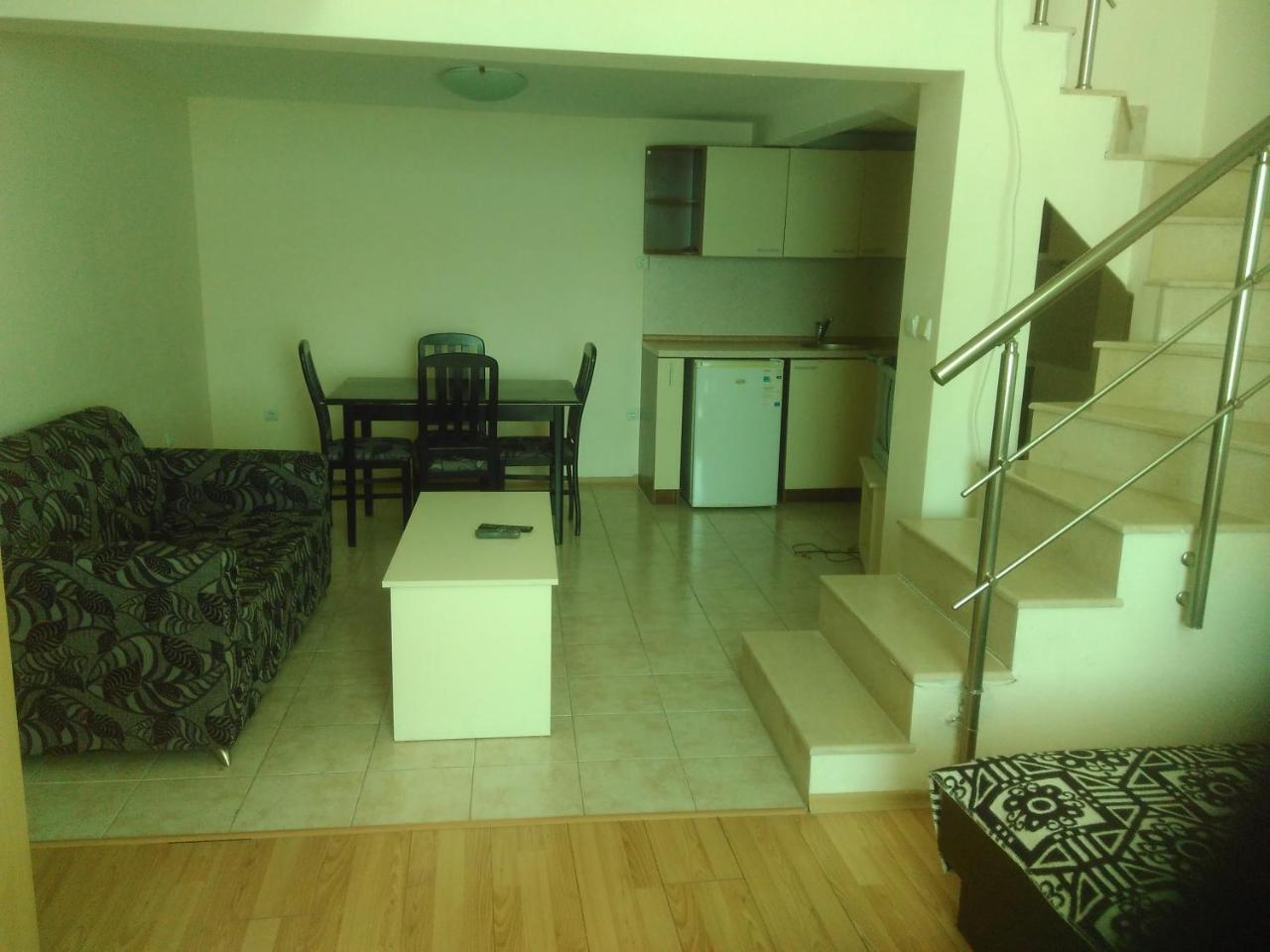 Apartments Bizone Kavarna Bagian luar foto