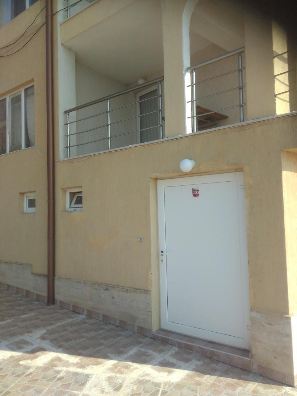 Apartments Bizone Kavarna Bagian luar foto